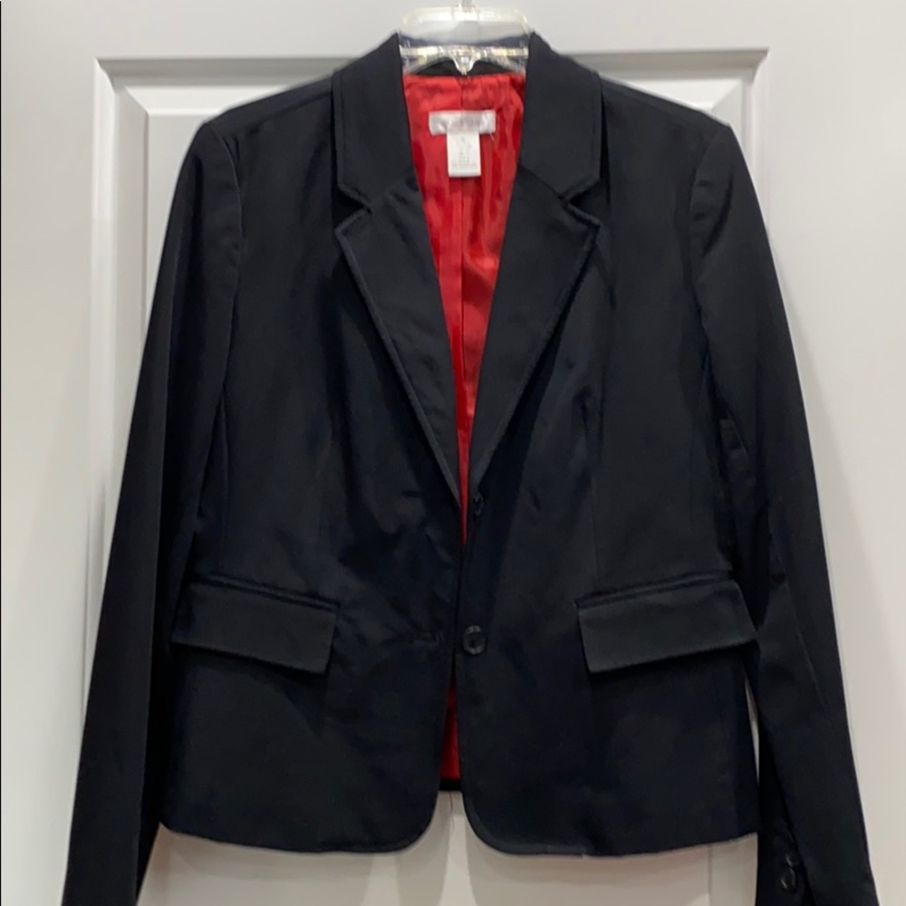 Black Isaac Mizrahi suit (jacket + skirt)